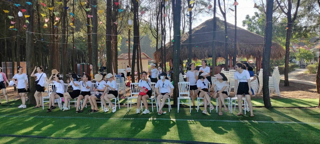 Chơi Teambuilding trên bãi biển Thiên đường xứ Thanh